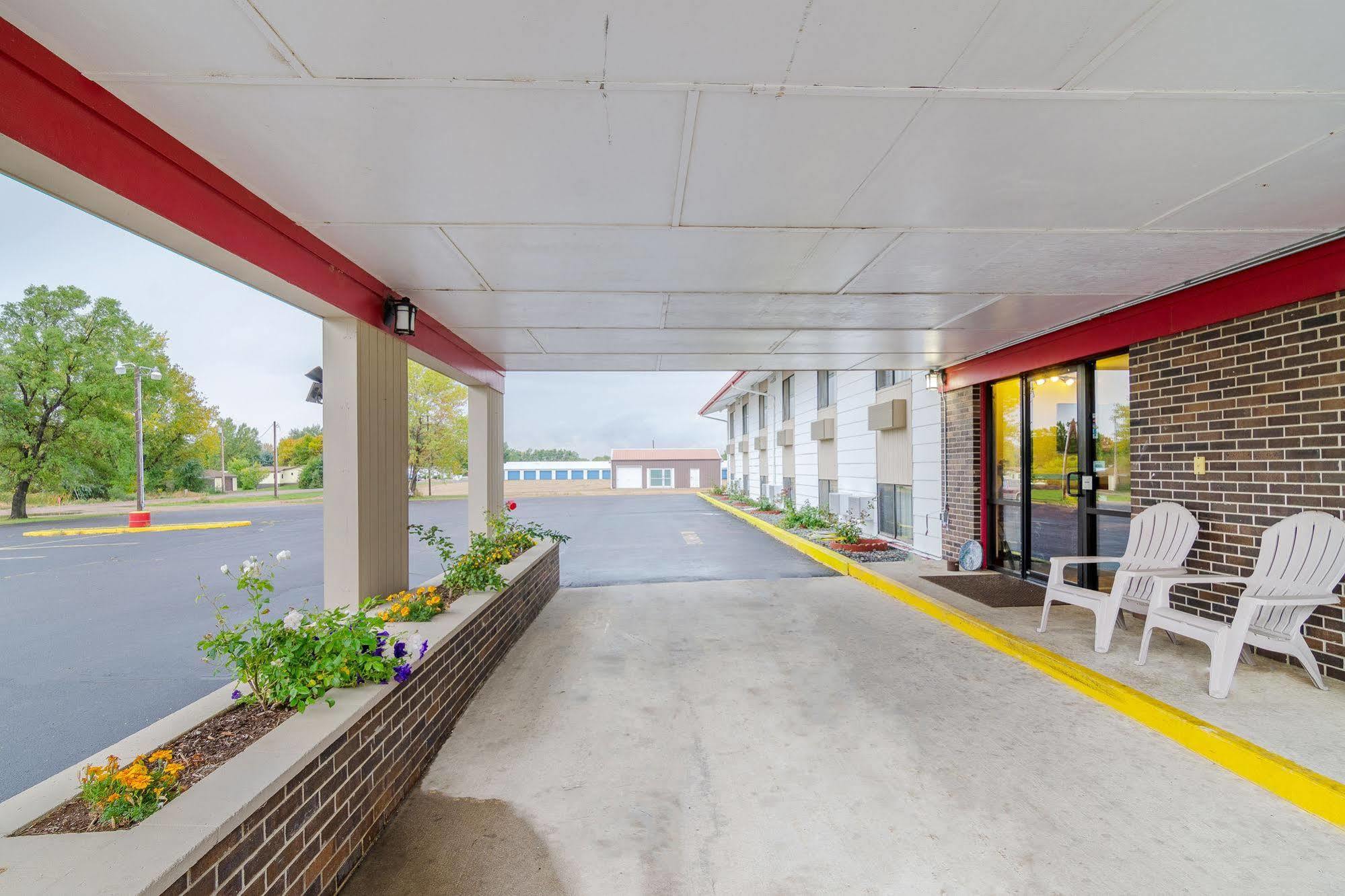 Rodeway Inn Mitchell Dış mekan fotoğraf